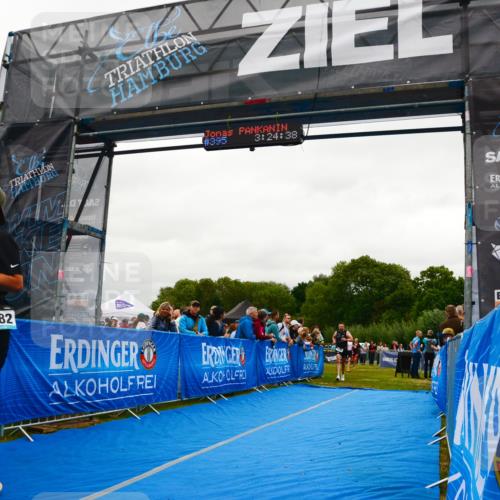 30.08.2026 - Elbe Triathlon Hamburg LAZAROV Photography http://msf.ph/oto/10084892 30.08.2026 11:44:57 Ziel 1082, 1296 meine-sportfotos.de