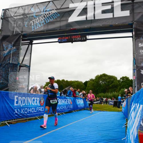 30.08.2026 - Elbe Triathlon Hamburg LAZAROV Photography http://msf.ph/oto/10084946 30.08.2026 11:45:29 Ziel 868, 969 meine-sportfotos.de