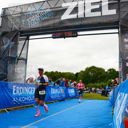 30.08.2026 - Elbe Triathlon Hamburg LAZAROV Photography http://msf.ph/oto/10084948 30.08.2026 11:45:30 Ziel 868, 969 meine-sportfotos.de
