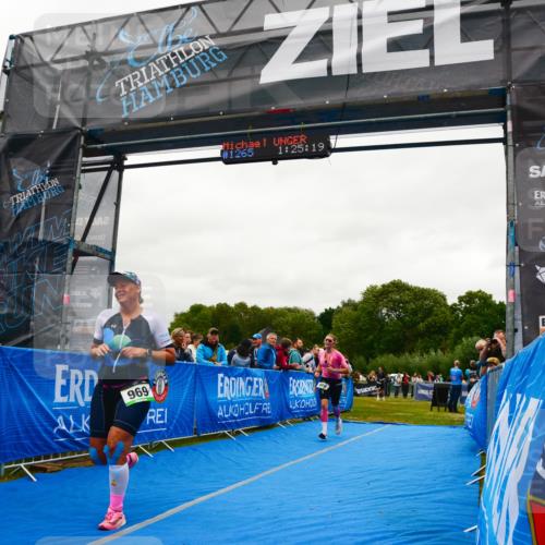 30.08.2026 - Elbe Triathlon Hamburg LAZAROV Photography http://msf.ph/oto/10084953 30.08.2026 11:45:30 Ziel 868, 969 meine-sportfotos.de