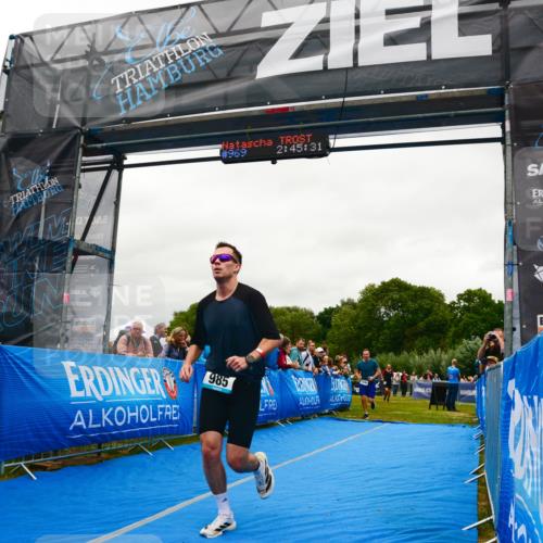 30.08.2026 - Elbe Triathlon Hamburg LAZAROV Photography http://msf.ph/oto/10084979 30.08.2026 11:45:40 Ziel 985, 1248, 1299 meine-sportfotos.de