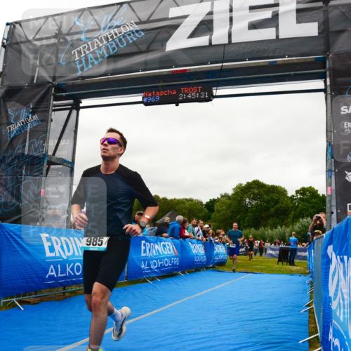 30.08.2026 - Elbe Triathlon Hamburg LAZAROV Photography http://msf.ph/oto/10084983 30.08.2026 11:45:40 Ziel 985, 1248, 1299 meine-sportfotos.de