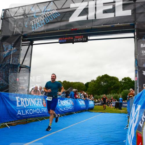 30.08.2026 - Elbe Triathlon Hamburg LAZAROV Photography http://msf.ph/oto/10084986 30.08.2026 11:45:43 Ziel 985, 1248, 1299 meine-sportfotos.de