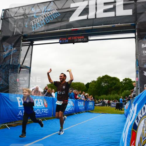 30.08.2026 - Elbe Triathlon Hamburg LAZAROV Photography http://msf.ph/oto/10085051 30.08.2026 11:46:30 Ziel 1135 meine-sportfotos.de