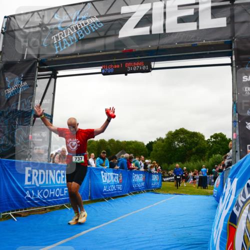 30.08.2026 - Elbe Triathlon Hamburg LAZAROV Photography http://msf.ph/oto/10085088 30.08.2026 11:47:04 Ziel 737, 1294, 1311 meine-sportfotos.de