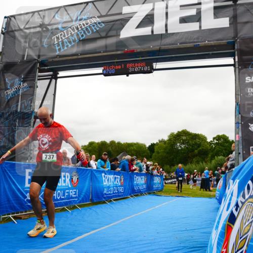 30.08.2026 - Elbe Triathlon Hamburg LAZAROV Photography http://msf.ph/oto/10085094 30.08.2026 11:47:05 Ziel 737, 1294, 1311 meine-sportfotos.de