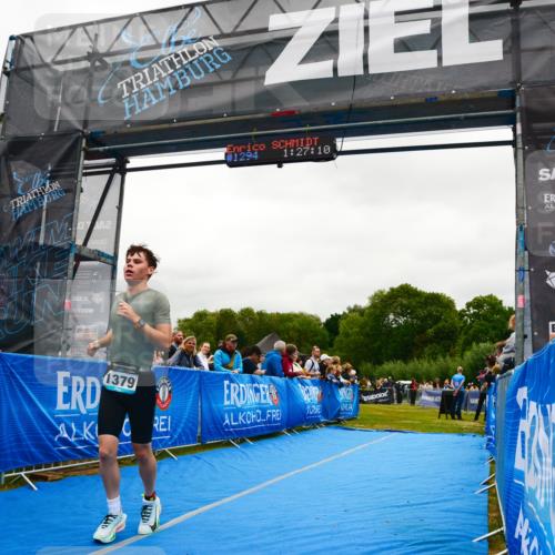 30.08.2026 - Elbe Triathlon Hamburg LAZAROV Photography http://msf.ph/oto/10085133 30.08.2026 11:47:16 Ziel 1379 meine-sportfotos.de