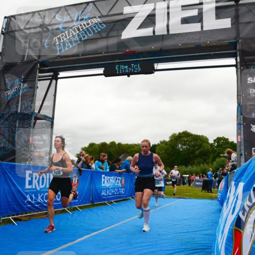 30.08.2026 - Elbe Triathlon Hamburg LAZAROV Photography http://msf.ph/oto/10085139 30.08.2026 11:47:29 Ziel 809, 814, 828, 857, 1383 meine-sportfotos.de