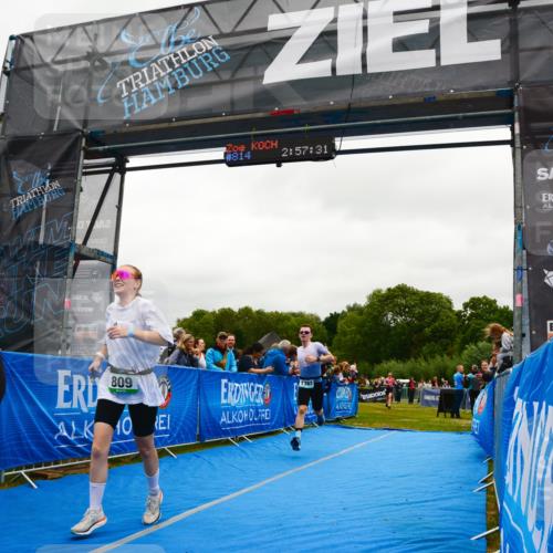 30.08.2026 - Elbe Triathlon Hamburg LAZAROV Photography http://msf.ph/oto/10085157 30.08.2026 11:47:31 Ziel 809, 814, 828, 857, 1383 meine-sportfotos.de