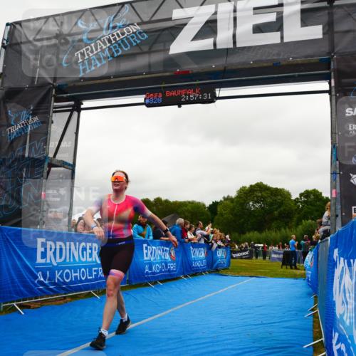 30.08.2026 - Elbe Triathlon Hamburg LAZAROV Photography http://msf.ph/oto/10085185 30.08.2026 11:47:39 Ziel 857 meine-sportfotos.de