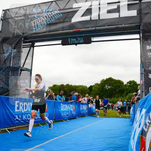 30.08.2026 - Elbe Triathlon Hamburg LAZAROV Photography http://msf.ph/oto/10085192 30.08.2026 11:48:00 Ziel 914, 927, 1163, 1421 meine-sportfotos.de
