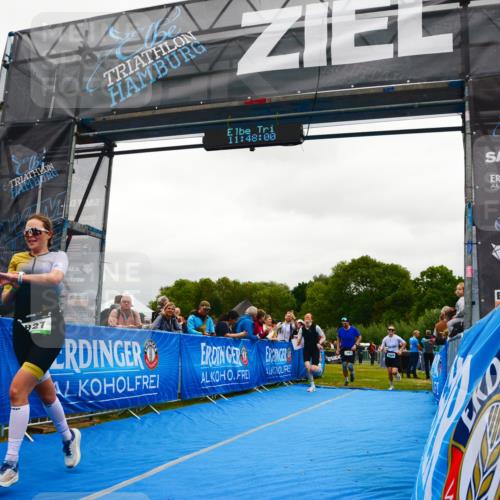 30.08.2026 - Elbe Triathlon Hamburg LAZAROV Photography http://msf.ph/oto/10085196 30.08.2026 11:48:00 Ziel 914, 927, 1163, 1421 meine-sportfotos.de