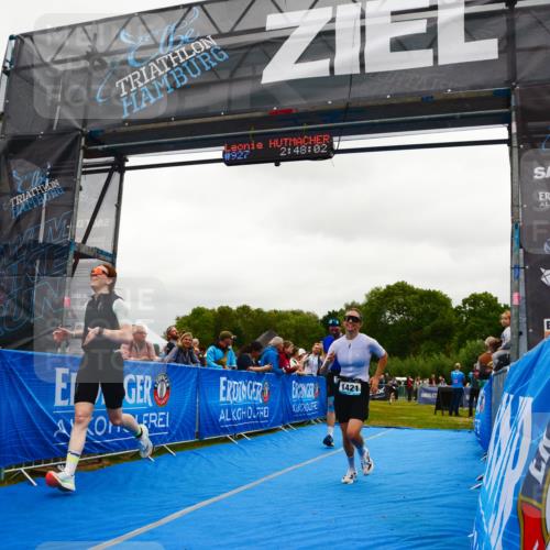 30.08.2026 - Elbe Triathlon Hamburg LAZAROV Photography http://msf.ph/oto/10085206 30.08.2026 11:48:03 Ziel 821, 914, 927, 1163, 1421 meine-sportfotos.de