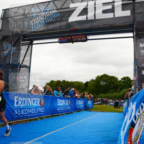30.08.2026 - Elbe Triathlon Hamburg LAZAROV Photography http://msf.ph/oto/10085239 30.08.2026 11:48:12 Ziel 821 meine-sportfotos.de