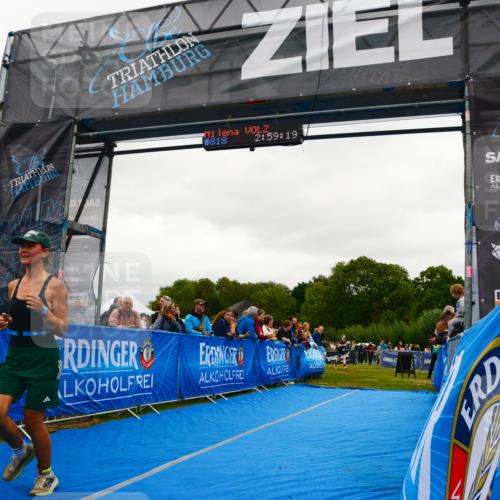 30.08.2026 - Elbe Triathlon Hamburg LAZAROV Photography http://msf.ph/oto/10085297 30.08.2026 11:49:19 Ziel 818 meine-sportfotos.de