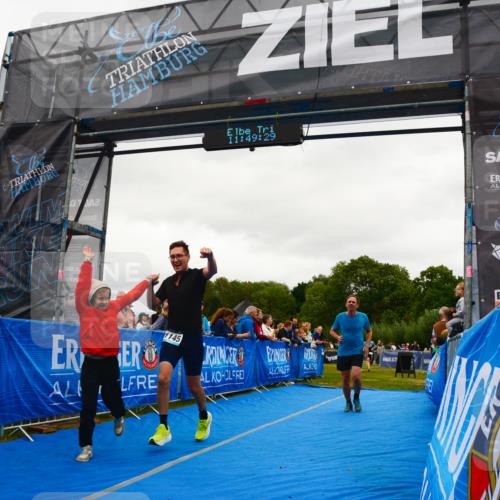 30.08.2026 - Elbe Triathlon Hamburg LAZAROV Photography http://msf.ph/oto/10085301 30.08.2026 11:49:30 Ziel 1145, 1252, 1363 meine-sportfotos.de