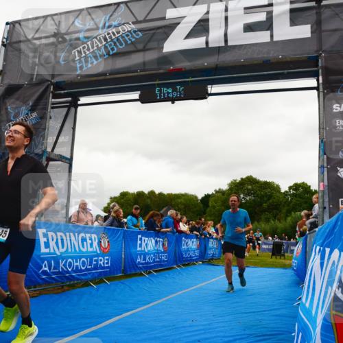 30.08.2026 - Elbe Triathlon Hamburg LAZAROV Photography http://msf.ph/oto/10085347 30.08.2026 11:49:30 Ziel 1145, 1252, 1363 meine-sportfotos.de