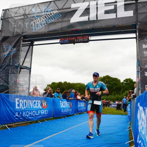 30.08.2026 - Elbe Triathlon Hamburg LAZAROV Photography http://msf.ph/oto/10085366 30.08.2026 11:49:37 Ziel 939, 1363, 1412 meine-sportfotos.de