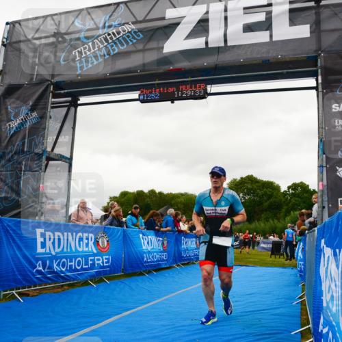 30.08.2026 - Elbe Triathlon Hamburg LAZAROV Photography http://msf.ph/oto/10085368 30.08.2026 11:49:37 Ziel 939, 1363, 1412 meine-sportfotos.de