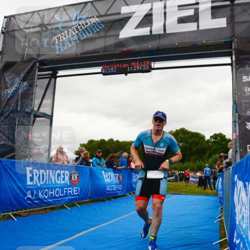 30.08.2026 - Elbe Triathlon Hamburg LAZAROV Photography http://msf.ph/oto/10085373 30.08.2026 11:49:37 Ziel 939, 1363, 1412 meine-sportfotos.de