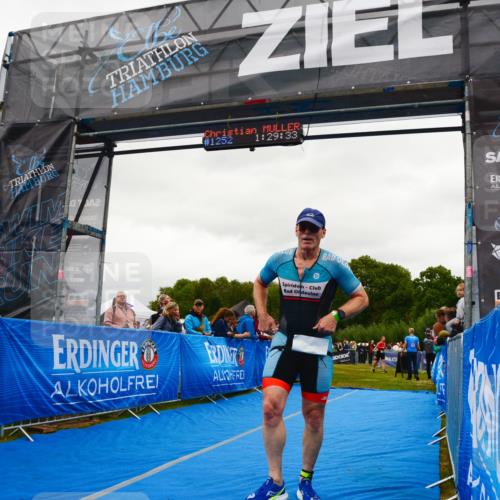 30.08.2026 - Elbe Triathlon Hamburg LAZAROV Photography http://msf.ph/oto/10085375 30.08.2026 11:49:38 Ziel 939, 1363, 1412 meine-sportfotos.de