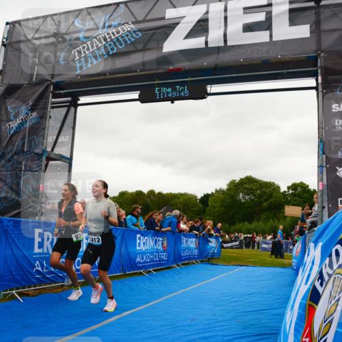 30.08.2026 - Elbe Triathlon Hamburg LAZAROV Photography http://msf.ph/oto/10085377 30.08.2026 11:49:46 Ziel 939, 1412 meine-sportfotos.de