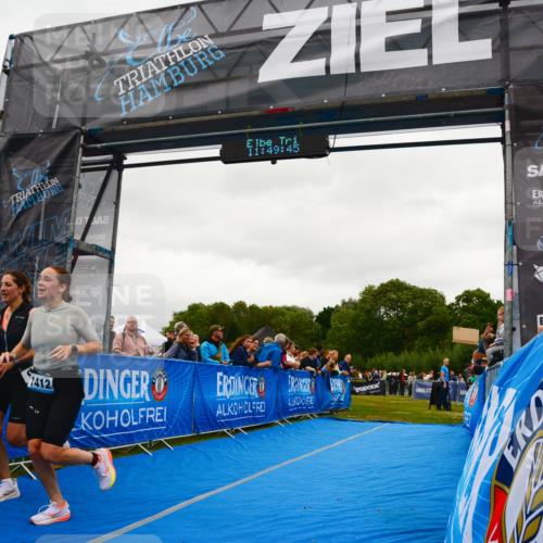 30.08.2026 - Elbe Triathlon Hamburg LAZAROV Photography http://msf.ph/oto/10085381 30.08.2026 11:49:46 Ziel 939, 1412 meine-sportfotos.de