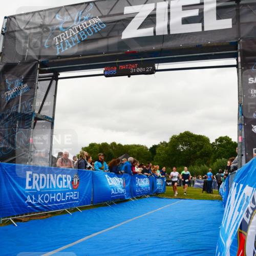 30.08.2026 - Elbe Triathlon Hamburg LAZAROV Photography http://msf.ph/oto/10085418 30.08.2026 11:50:26 Ziel 855, 912, 1282 meine-sportfotos.de