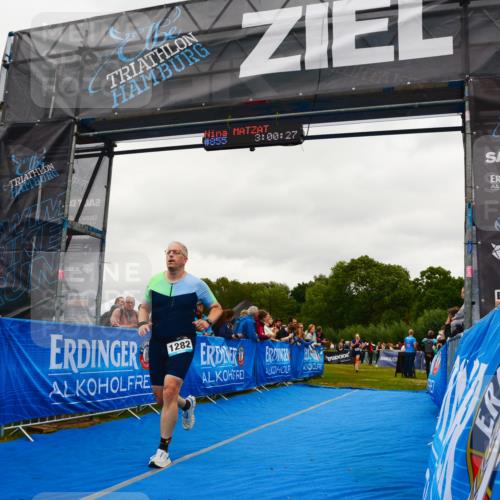 30.08.2026 - Elbe Triathlon Hamburg LAZAROV Photography http://msf.ph/oto/10085437 30.08.2026 11:50:30 Ziel 686, 912, 958, 1282 meine-sportfotos.de