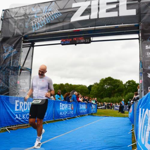 30.08.2026 - Elbe Triathlon Hamburg LAZAROV Photography http://msf.ph/oto/10085472 30.08.2026 11:50:39 Ziel 686, 958 meine-sportfotos.de