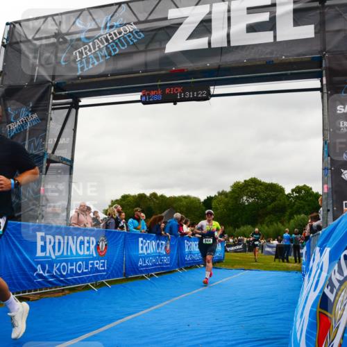 30.08.2026 - Elbe Triathlon Hamburg LAZAROV Photography http://msf.ph/oto/10085546 30.08.2026 11:51:21 Ziel 944, 1288, 1347 meine-sportfotos.de