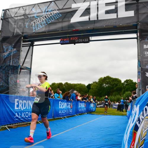 30.08.2026 - Elbe Triathlon Hamburg LAZAROV Photography http://msf.ph/oto/10085553 30.08.2026 11:51:23 Ziel 944, 1288, 1347 meine-sportfotos.de