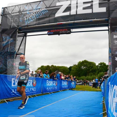 30.08.2026 - Elbe Triathlon Hamburg LAZAROV Photography http://msf.ph/oto/10085567 30.08.2026 11:51:28 Ziel 1347 meine-sportfotos.de
