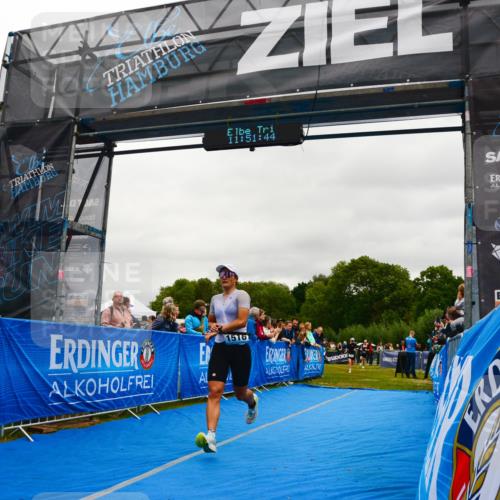 30.08.2026 - Elbe Triathlon Hamburg LAZAROV Photography http://msf.ph/oto/10085585 30.08.2026 11:51:45 Ziel 932, 1332, 1516 meine-sportfotos.de