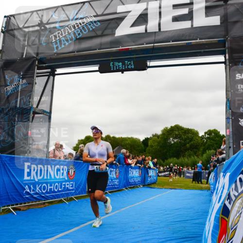 30.08.2026 - Elbe Triathlon Hamburg LAZAROV Photography http://msf.ph/oto/10085587 30.08.2026 11:51:45 Ziel 932, 1332, 1516 meine-sportfotos.de