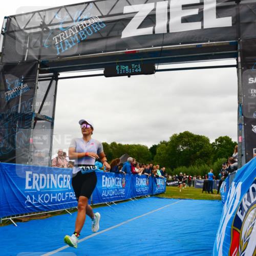 30.08.2026 - Elbe Triathlon Hamburg LAZAROV Photography http://msf.ph/oto/10085589 30.08.2026 11:51:45 Ziel 932, 1332, 1516 meine-sportfotos.de