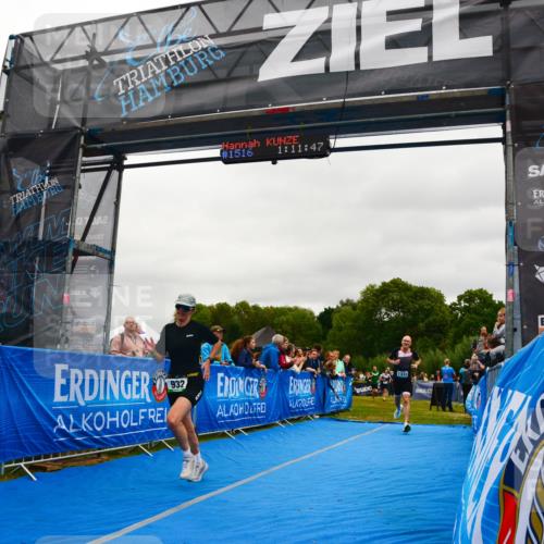 30.08.2026 - Elbe Triathlon Hamburg LAZAROV Photography http://msf.ph/oto/10085597 30.08.2026 11:51:50 Ziel 822, 932, 1262, 1332 meine-sportfotos.de