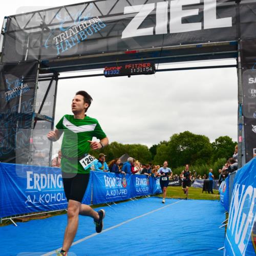 30.08.2026 - Elbe Triathlon Hamburg LAZAROV Photography http://msf.ph/oto/10085631 30.08.2026 11:51:57 Ziel 822, 980, 1262, 1281 meine-sportfotos.de