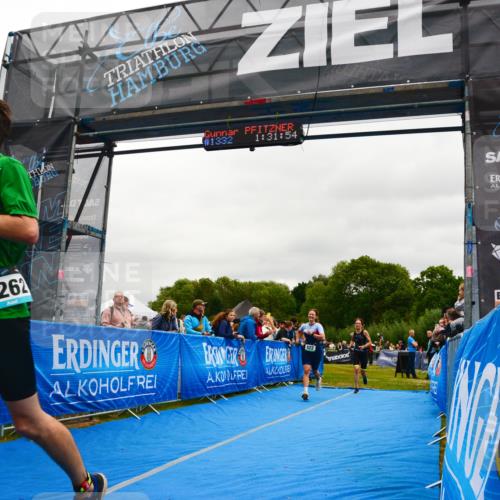 30.08.2026 - Elbe Triathlon Hamburg LAZAROV Photography http://msf.ph/oto/10085635 30.08.2026 11:51:57 Ziel 822, 980, 1262, 1281 meine-sportfotos.de