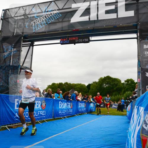 30.08.2026 - Elbe Triathlon Hamburg LAZAROV Photography http://msf.ph/oto/10085656 30.08.2026 11:52:04 Ziel 980, 1281, 1331, 1455 meine-sportfotos.de