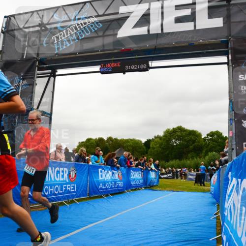 30.08.2026 - Elbe Triathlon Hamburg LAZAROV Photography http://msf.ph/oto/10085675 30.08.2026 11:52:08 Ziel 1331, 1455 meine-sportfotos.de