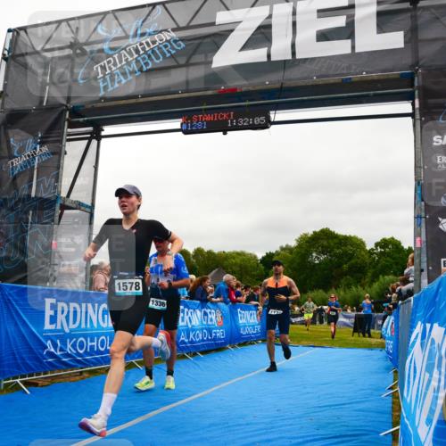 30.08.2026 - Elbe Triathlon Hamburg LAZAROV Photography http://msf.ph/oto/10085678 30.08.2026 11:52:18 Ziel 943, 1128, 1171, 1336, 1578 meine-sportfotos.de