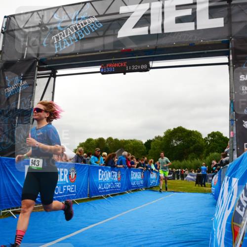 30.08.2026 - Elbe Triathlon Hamburg LAZAROV Photography http://msf.ph/oto/10085707 30.08.2026 11:52:23 Ziel 943, 1128, 1171 meine-sportfotos.de