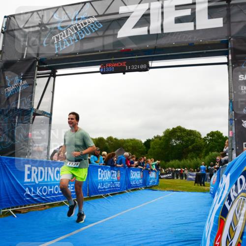 30.08.2026 - Elbe Triathlon Hamburg LAZAROV Photography http://msf.ph/oto/10085717 30.08.2026 11:52:26 Ziel 854, 943, 1128 meine-sportfotos.de
