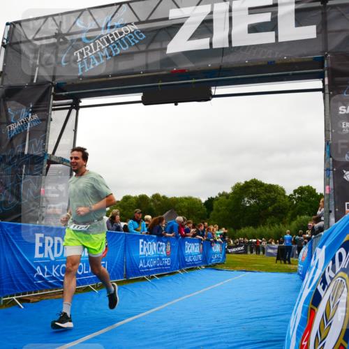 30.08.2026 - Elbe Triathlon Hamburg LAZAROV Photography http://msf.ph/oto/10085719 30.08.2026 11:52:26 Ziel 854, 943, 1128 meine-sportfotos.de