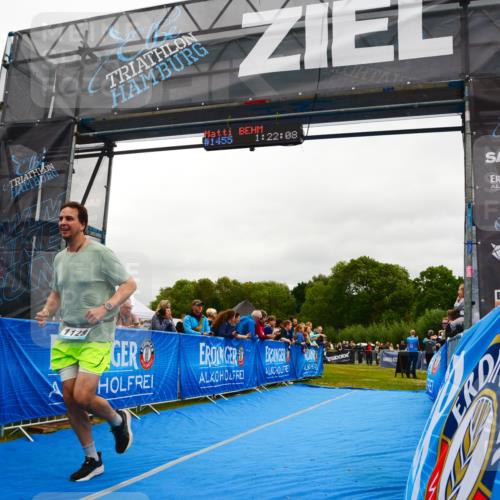 30.08.2026 - Elbe Triathlon Hamburg LAZAROV Photography http://msf.ph/oto/10085721 30.08.2026 11:52:26 Ziel 854, 943, 1128 meine-sportfotos.de
