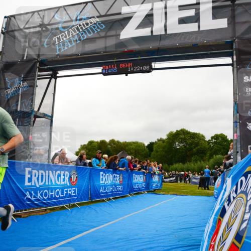 30.08.2026 - Elbe Triathlon Hamburg LAZAROV Photography http://msf.ph/oto/10085724 30.08.2026 11:52:26 Ziel 854, 943, 1128 meine-sportfotos.de