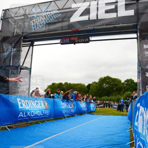 30.08.2026 - Elbe Triathlon Hamburg LAZAROV Photography http://msf.ph/oto/10085753 30.08.2026 11:52:34 Ziel 854 meine-sportfotos.de