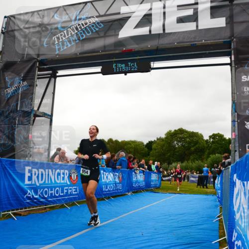 30.08.2026 - Elbe Triathlon Hamburg LAZAROV Photography http://msf.ph/oto/10085796 30.08.2026 11:53:23 Ziel 891, 902, 954 meine-sportfotos.de