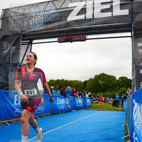 30.08.2026 - Elbe Triathlon Hamburg LAZAROV Photography http://msf.ph/oto/10085826 30.08.2026 11:53:27 Ziel 876, 891, 902, 1426 meine-sportfotos.de